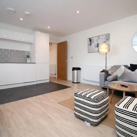 Long Offer - Stylish 1 Bed Flat With Parking Lejlighed *