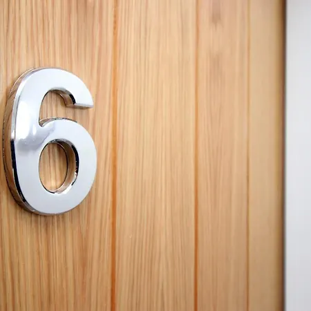 Long Offer - Stylish 1 Bed Flat With Parking Apartment